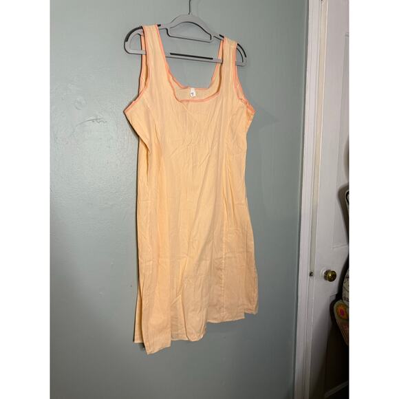 Vintage retro 60s/70s unbranded nightgown in peach - Picture 1 of 5